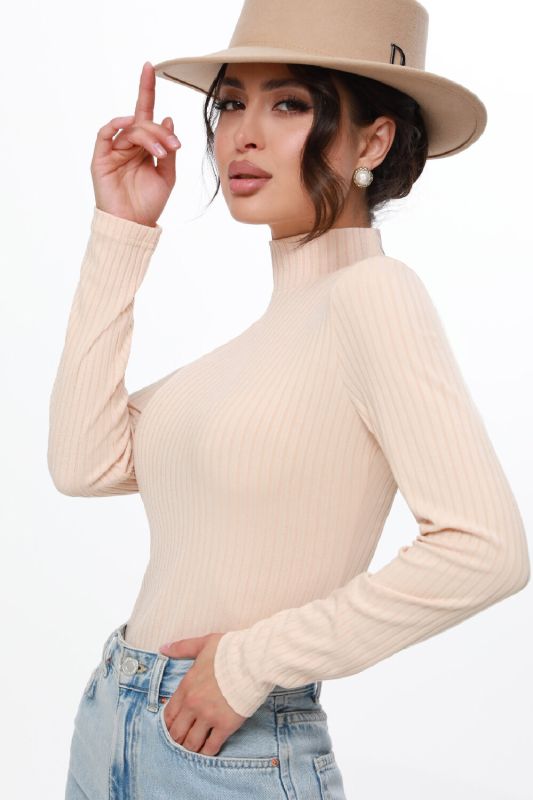 323890 DStrend Turtleneck